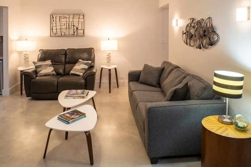 Walk to Wilton Drive - Spacious Quiet Villa 1 - Image 1