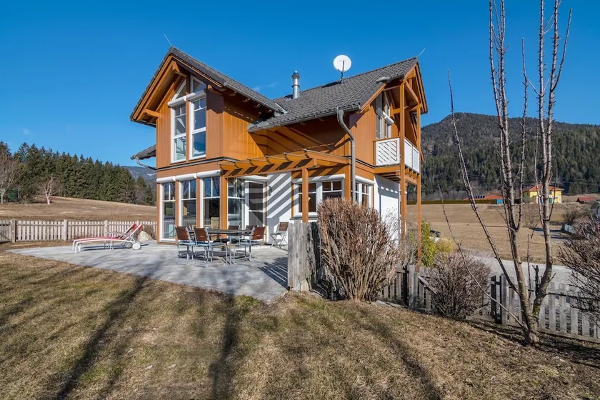 Valley-view Mansion in Sankt Georgen im Gailtal With Garden - Image 1