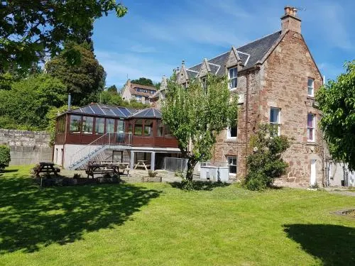 Station Hotel - Image 1