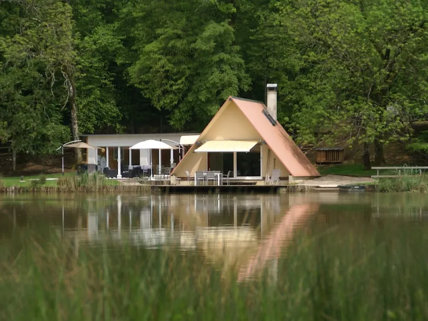 Luxurious Holiday Home in Delain With Jacuzzi - Image 1