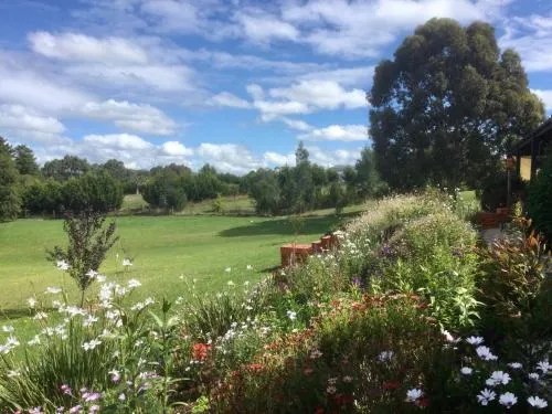 Nyora Lodge B&B - Image 1
