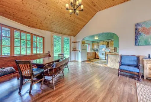 Mystic Mountain Cottage - Image 1