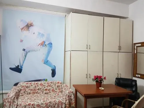 Sunny Apartment - Image 1