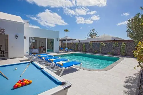 Casa Penyas Blancas Dos - 4 bedroom villa - WiFi and Air Conditioning - Perfect for families - Image 1