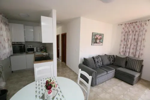 Apartman Mirica Solin - Image 1