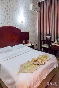 Jing Gu Hotel Kunming - Image 1