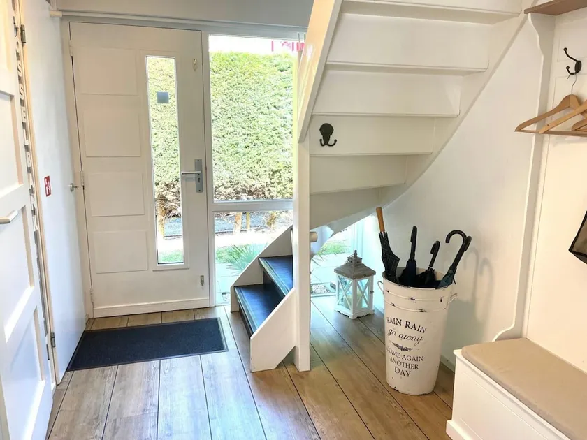 Holiday Home Near Beach - Image 1