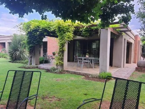 Henmar Guest House - Image 1