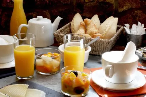 Hôtel Restaurant Le Trinquet - Image 1