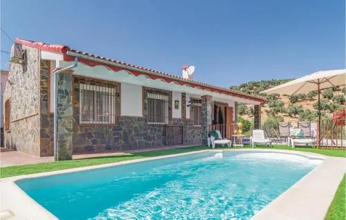 3 Bedroom Gorgeous Home In Rute - Image 1