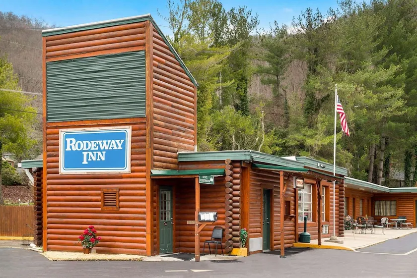 Rodeway Inn - Image 1