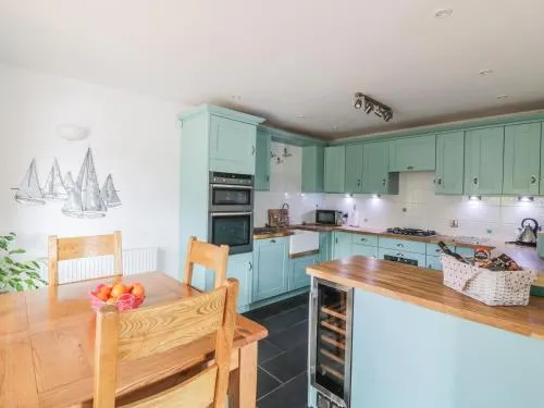 The Boathouse Cottage - Image 1
