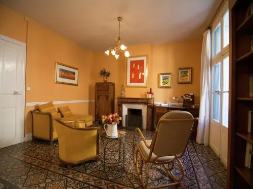 Lovely Holiday Home In Thézan-Lès-Béziers Near Town Centre - Image 1
