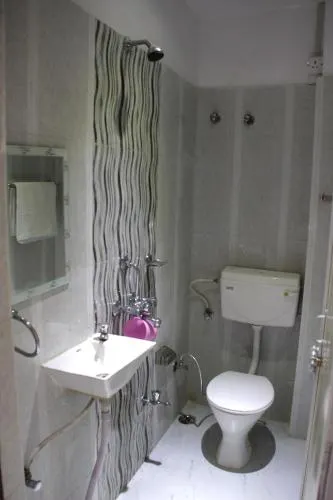 Ganga Love Luxe Paying Guest House - Image 1