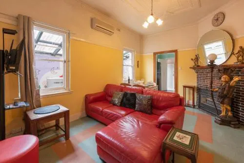 3 Bedroom Unit in the Heart of Beautiful Northcote - Image 1