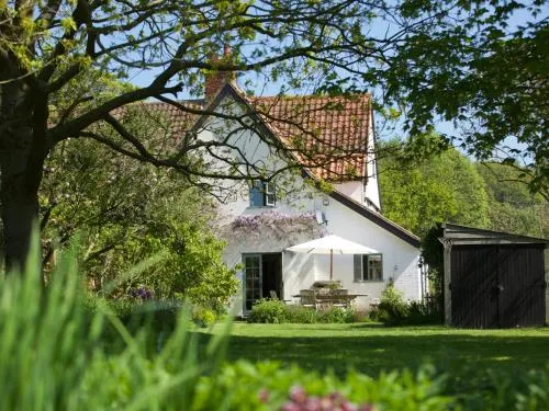 Water Meadow Cottage - Image 1