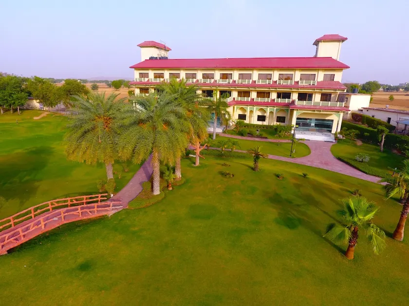 Shiva Oasis Resort - Image 1