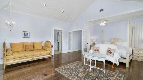 Luxury Lake Marble Falls House with Swimming Pool Hot Tub and private boat slip - Image 1