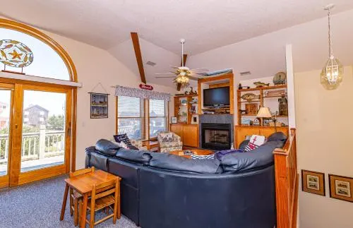 K1471 Mullen Sandpiper. Semi-oceanfront, 4 BD, Pool, 150 Yards to the Beach - Image 1