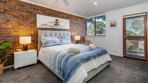 Spacious Family Unit With Incredible Views. - Image 1