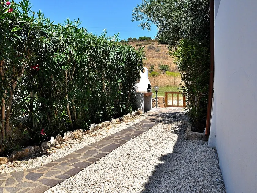 Nice Apartment With Private Garden and Pool Near the sea [VR] - Image 1