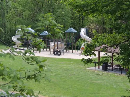 Scotrun Camping Resort Deluxe Park Model 8 - Image 1