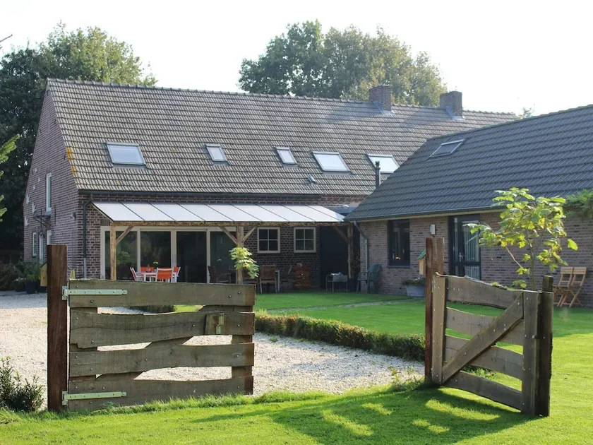 Comfy Holiday Home in Siebengewald With Sauna, Jacuzzi - Image 1