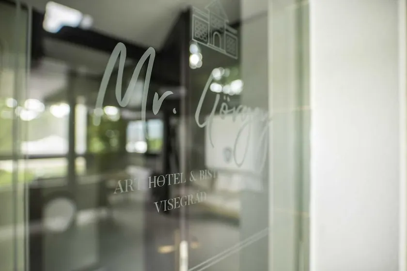 Hotel Var Kastelyszallo - Image 1