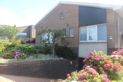 B&B Vanloo - Image 1
