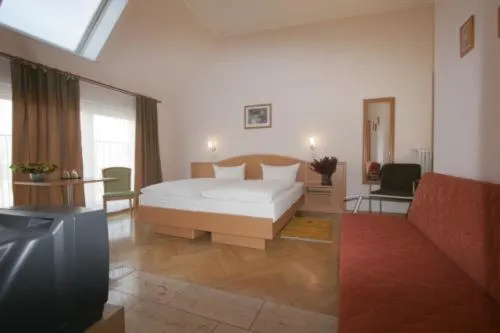Hotel Pension Arta - Image 1