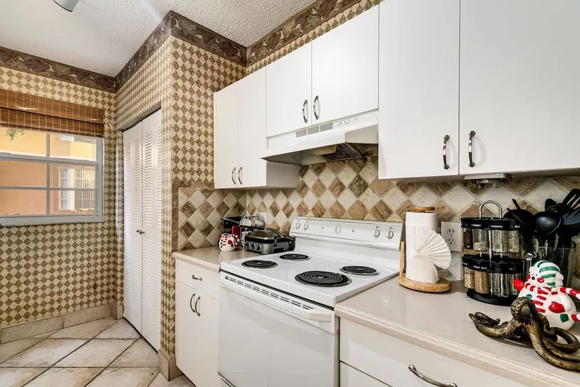 Wonderful 3 Bedroom Condo in the Heart of Aventura - Image 1
