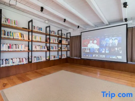 Yi Shuang Ren Hostel - Image 1