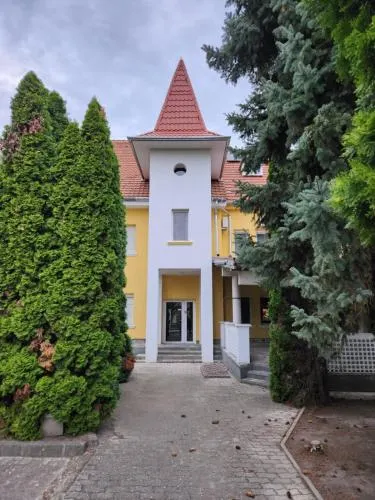 KiskunlachÁza ApartmanhÁz - Image 1