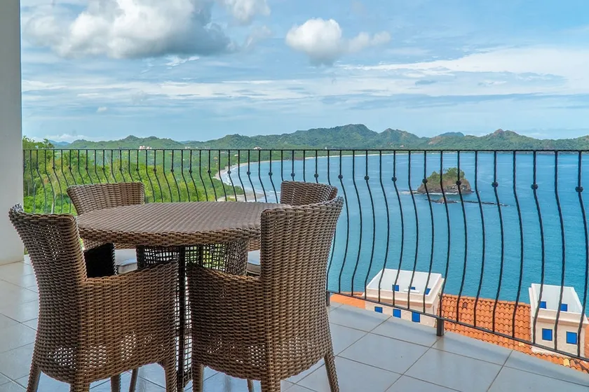 Ocean View Luxury Condo at Flamingo Towers - Image 1