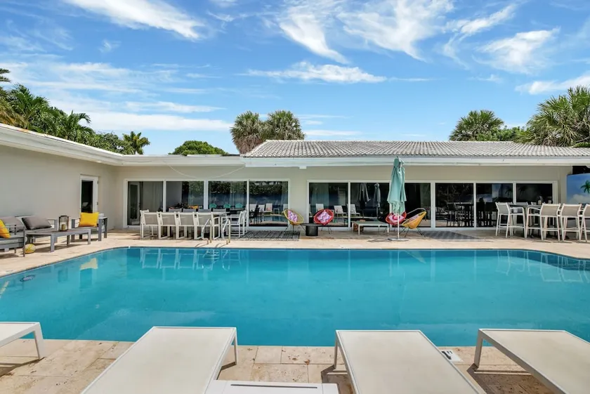 Seabreeze - 6BR Pool and Steps to Beach - Image 1