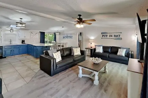Put-in-Bay Island Club #104 - Image 1