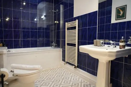 The Old Police House Beautiful Oxfordshire Countryside Retreat Sleeps 10 - Image 1