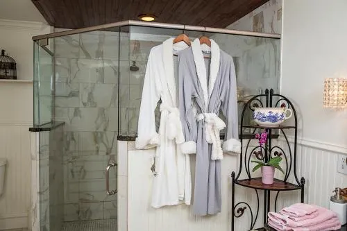 Red Gate Inn - Image 1