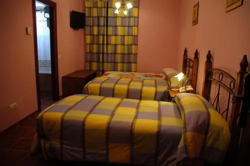 Hotel Rural Los Chaparros - Image 1