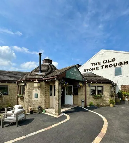 The Old Stone Trough Country Hotel - Image 1