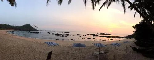 Cola Beach Sunset Bay - Image 1