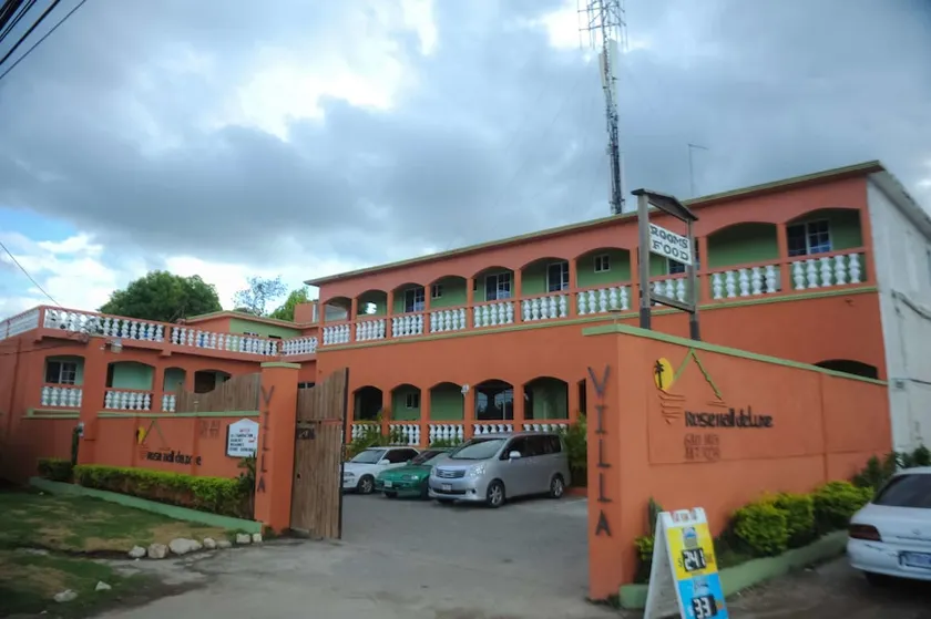 Rosehall Deluxe Bed & Breakfast - Image 1