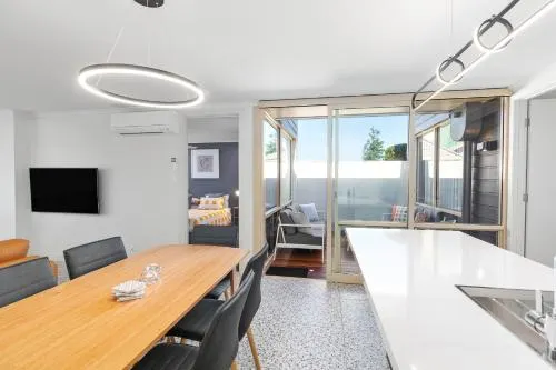 City Crashpad Apartment - Image 1