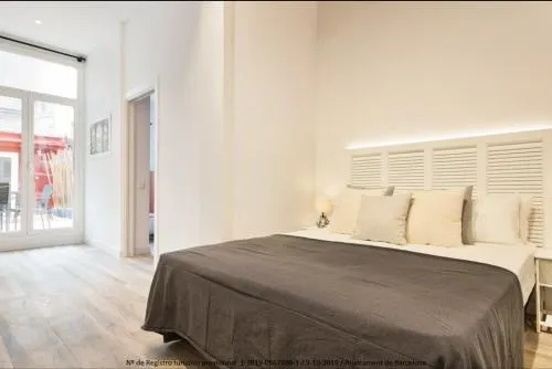 Design Apartment Plaza Catalunya - Image 1