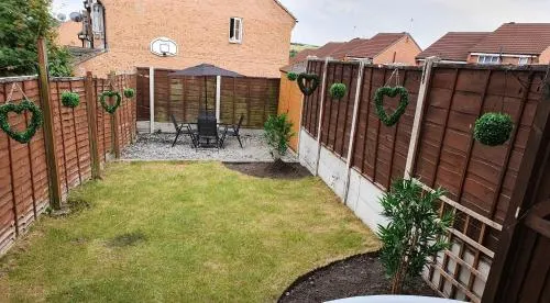wonderful well-equipped home within easy walking distance of lots amenities - Image 1