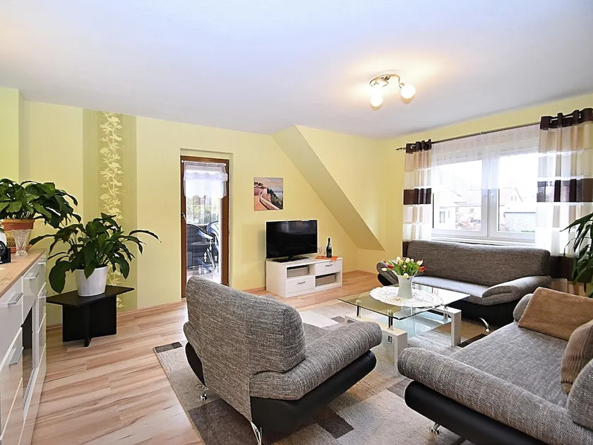 Lovely Holiday Home in the Thüringer Forest With Balcony, Deckchairs and Barbecue Area - Image 1