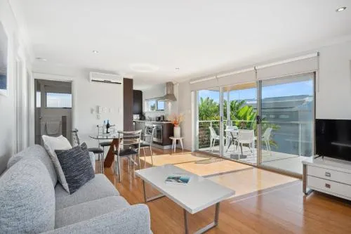 Applecross Riverside Apt - Image 1