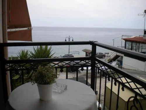 Pelion Plaza - Image 1
