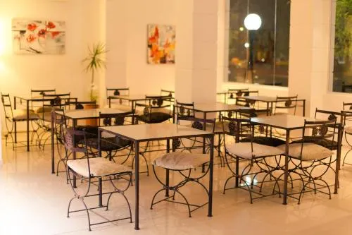 Hotel Lavalle - Image 1