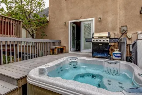 Wasatch Oaks 5BR Retreat Near 4 Ski Resorts - Image 1